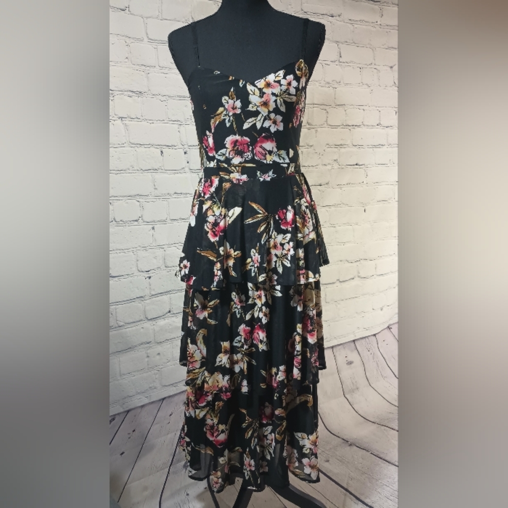 Slvls Vneck ValiaPrint Woven Chiffon Tiered Pebble MaxiDress Black